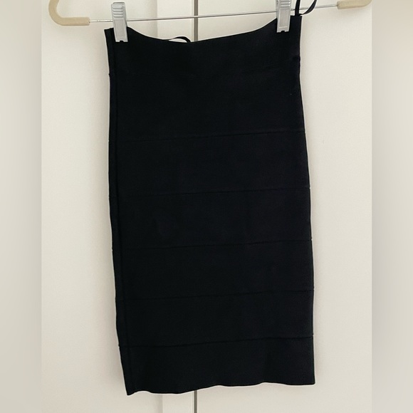 BCBG black bandage skirt size XS - Picture 2 of 2